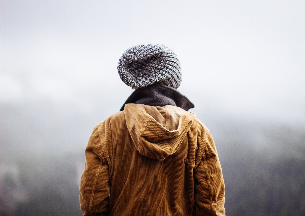 person, back, winter clothes-690547.jpg